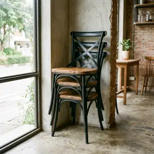 Cara Pilih Kursi Stackable yang Tepat untuk Cafe