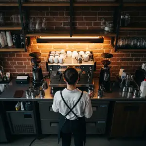 Meja Bar Cafe yang Salah Bikin Barista Cepat Lelah