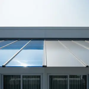 Polycarbonate vs Spandek: Pilih Kanopi Balkon yang Mana?