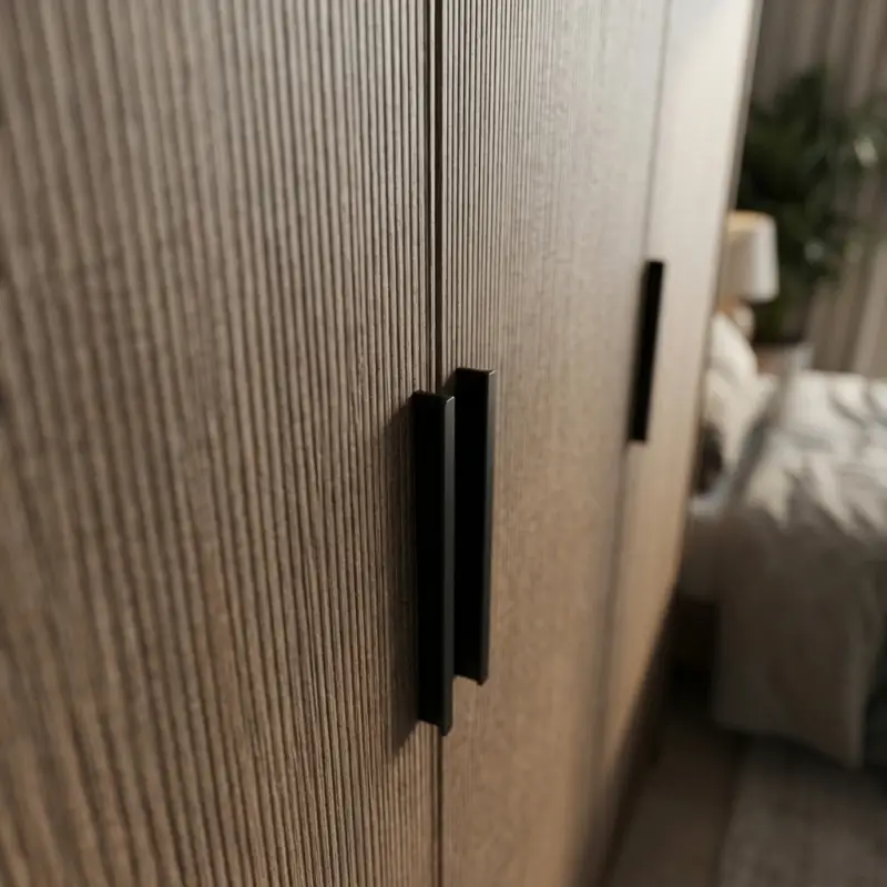 Lemari Pakaian 3 Pintu Panel Alur Finishing Walnut [5]