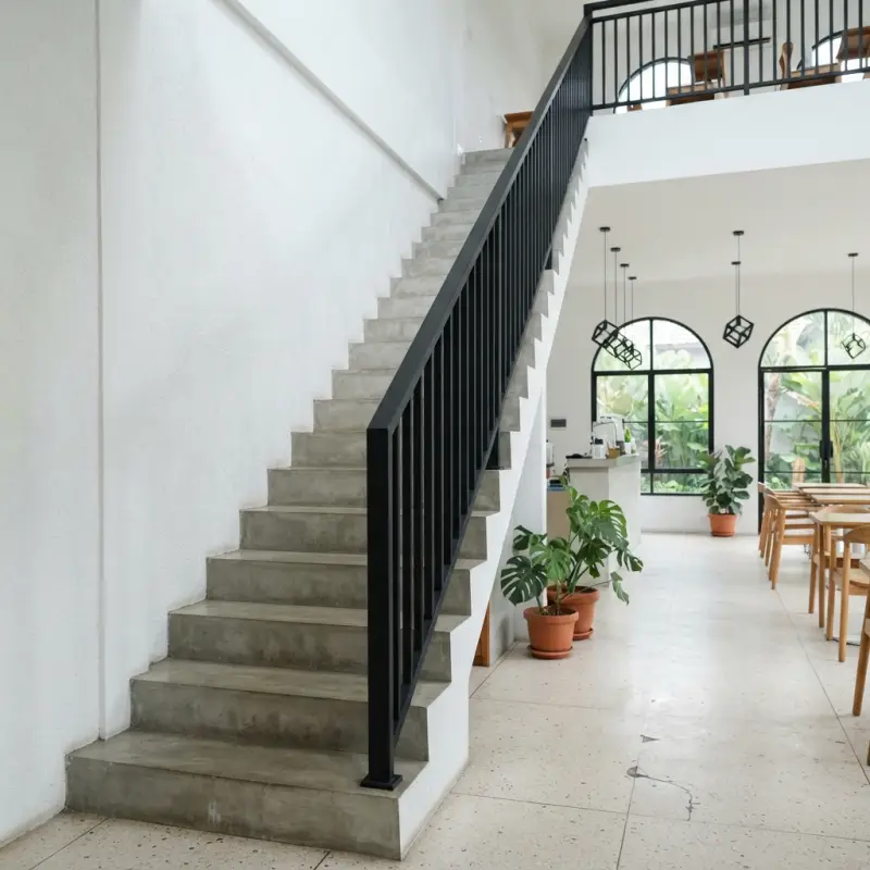 Railing Tangga Besi Hollow Vertikal Gaya Minimalis Modern [2]