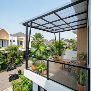 Kanopi Balkon Besi Hollow Atap Polycarbonate Transparan
