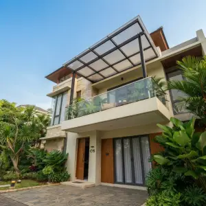 Kanopi Balkon Rangka Besi Hollow Atap Polycarbonate