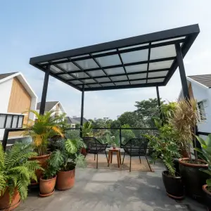 Kanopi Balkon Rangka Besi Hollow Atap Polycarbonate [4]