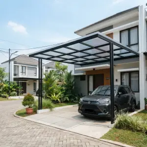 Kanopi Carport Rangka Besi Hollow Atap Polycarbonate