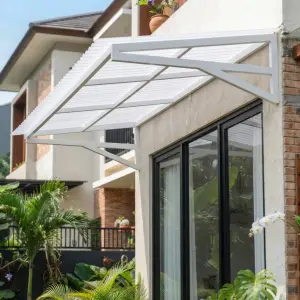 Kanopi Jendela Rangka Besi Atap Polycarbonate