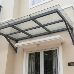 Kanopi Jendela Rangka Besi dengan Atap Polycarbonate [3]