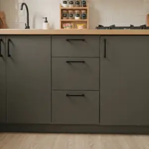 Kitchen Cabinet Bawah dengan Rak Dinding Terbuka Gaya Japandi [3]
