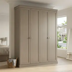 Lemari Pakaian 4 Pintu Gaya Klasik Modern
