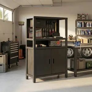 Lemari Penyimpanan Alat Besi Industrial dengan Pegboard dan Laci Kunci