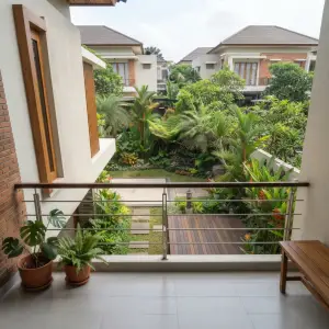 Railing Balkon Kaca Tempered Rangka Besi Hollow Finishing Powder Coat