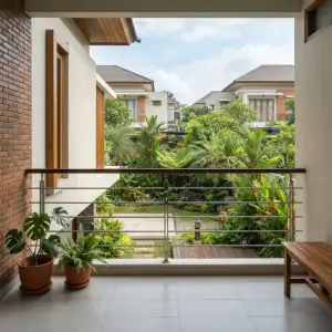 Railing Balkon Kaca Tempered Rangka Besi Hollow Finishing Powder Coat [2]