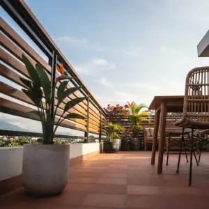 Railing Balkon Kayu dan Besi Hollow Motif Horizontal [4]