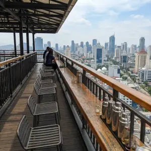 Railing Balkon Kombinasi Besi dan Kayu [3]