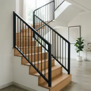 Railing Tangga Besi Minimalis Finishing Powder Coat Hitam