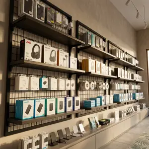 Rak Display Dinding Grid Besi 3 Susun [3]
