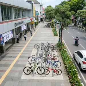 Rak Parkir Sepeda Besi Galvanis Deret Ganda [4]