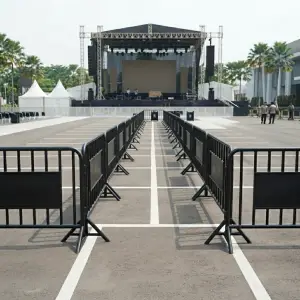 Road Barrier Besi dengan Panel Branding [3]