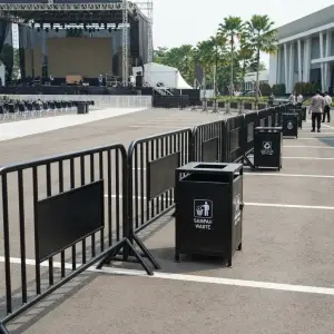 Road Barrier Besi dengan Panel Branding [4]