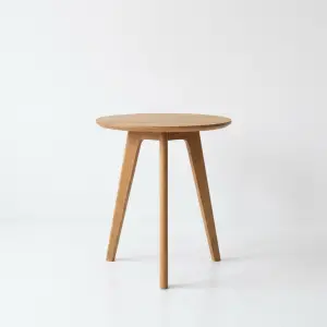 Side Table Bulat Kayu 3 Kaki Scandinavian